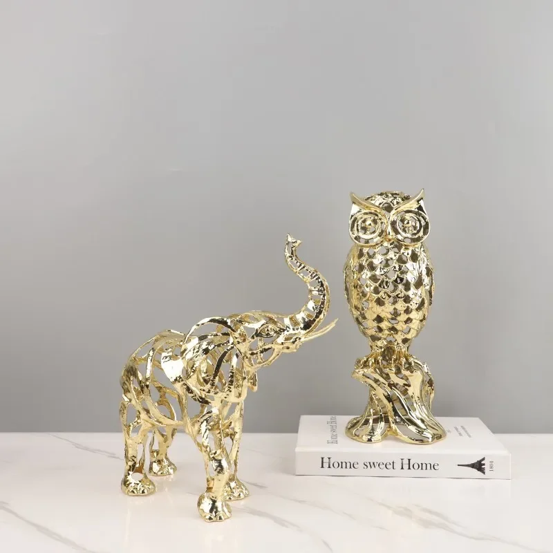 新しい金属工芸品 人工動物彫刻 金色の透かし彫り ライオン  - Art Craft Lion のレビューと価格