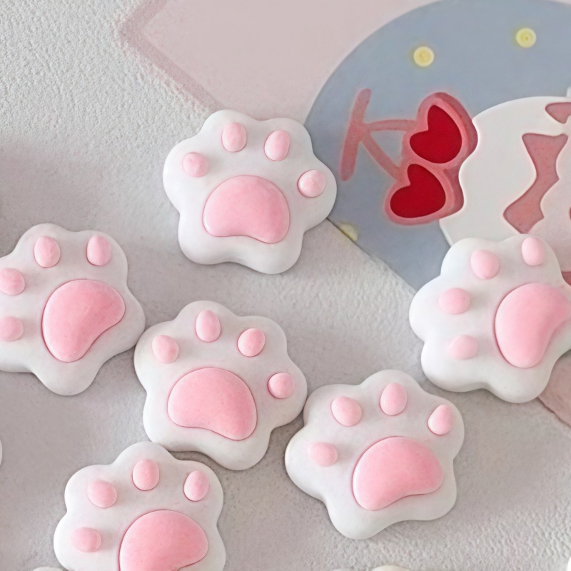 30個入り 可愛い猫の足型ミニアクセサリー レジンチャーム  - Art Craft Cat のレビューと価格